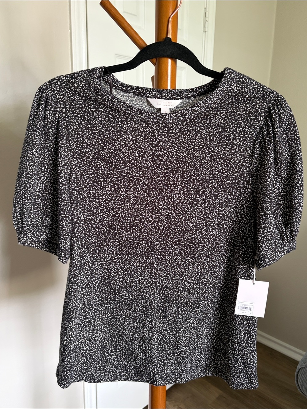 ❤️$10 NWT Lauren Conrad Size Small Floral Top